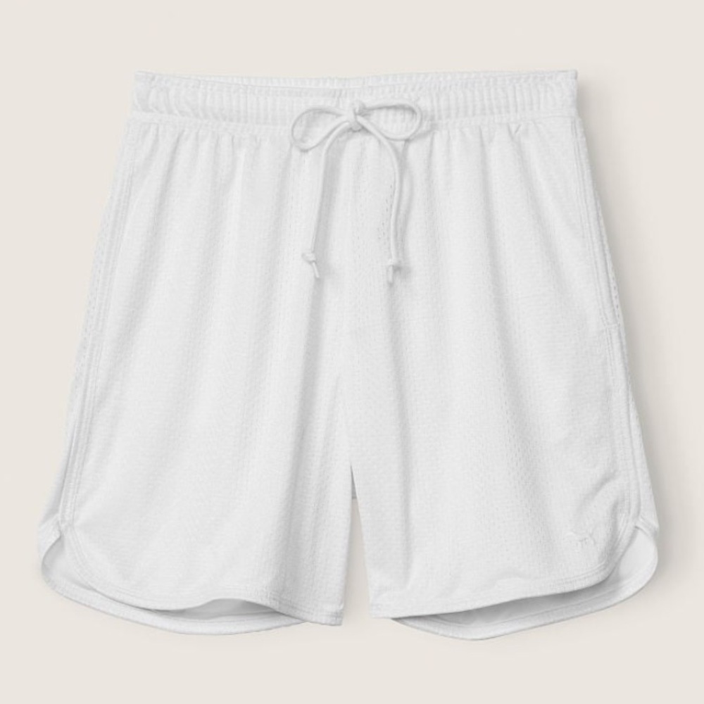 NWT - 6" MESH DAD SHORT